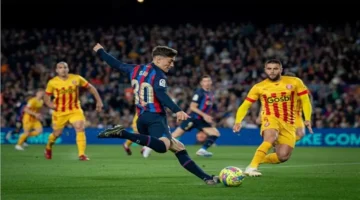 انطلاق مباراة برشلونة وجيرونا: مواجهة حاسمة لتعزيز ترتيب الدوري